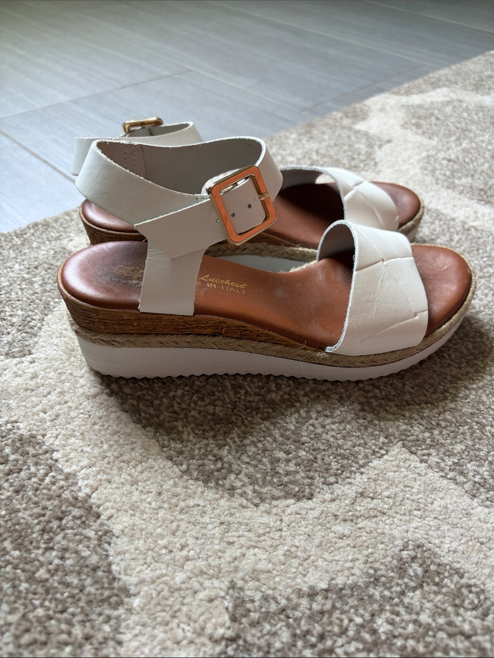 White Wedges
